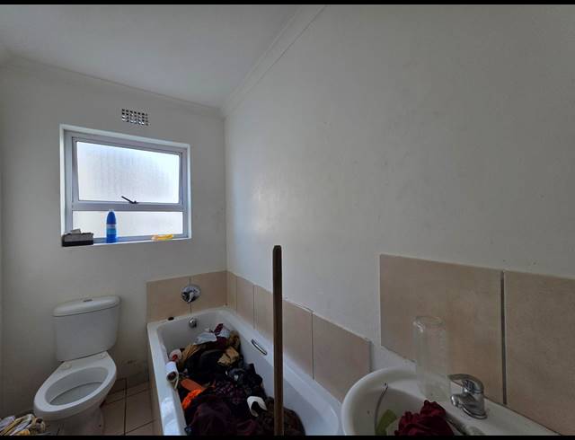 2 BEDROOM APARTMENT FOR SALE IN DELRO PARK